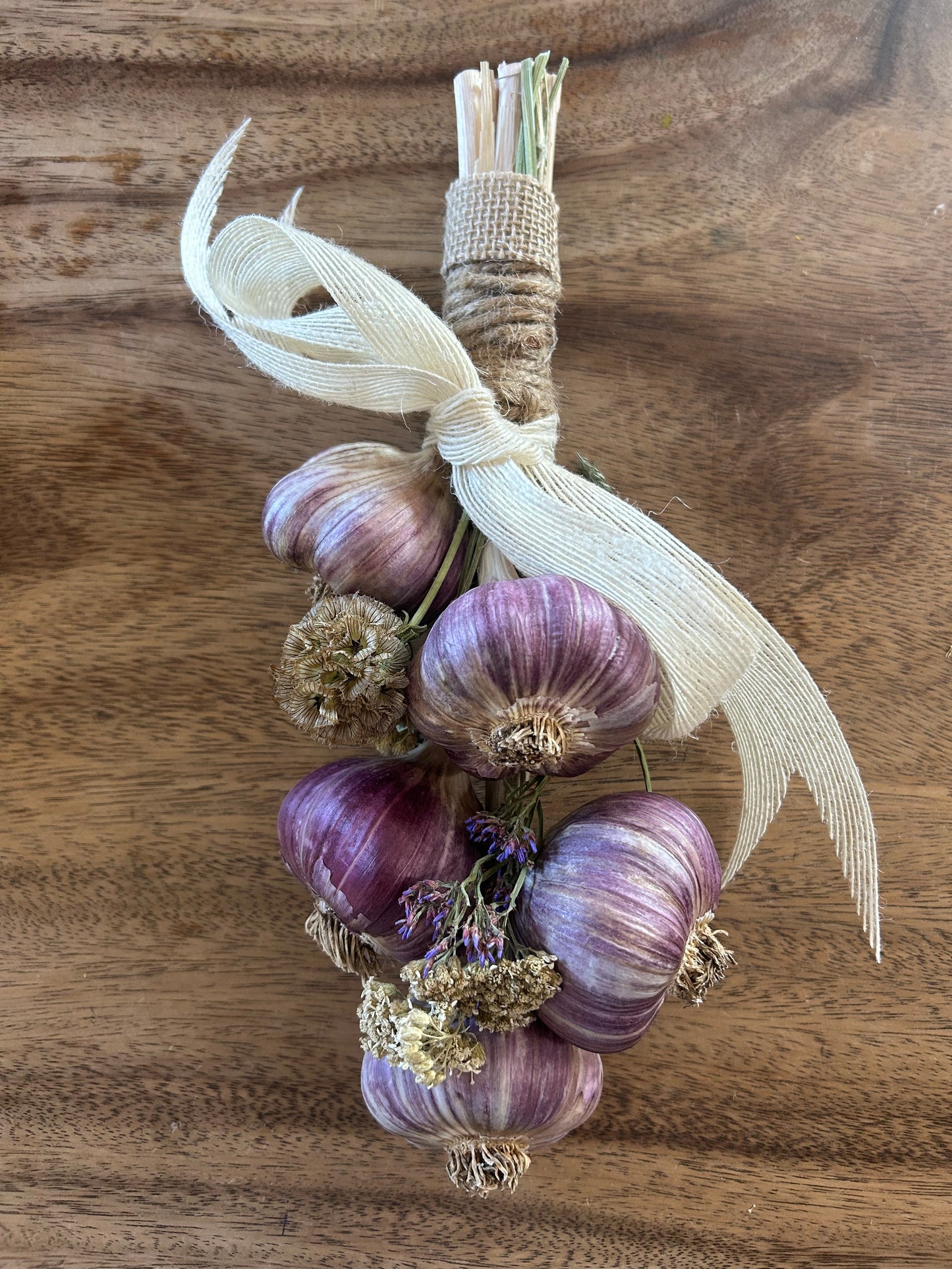 Garlic Arrangement Deposit
