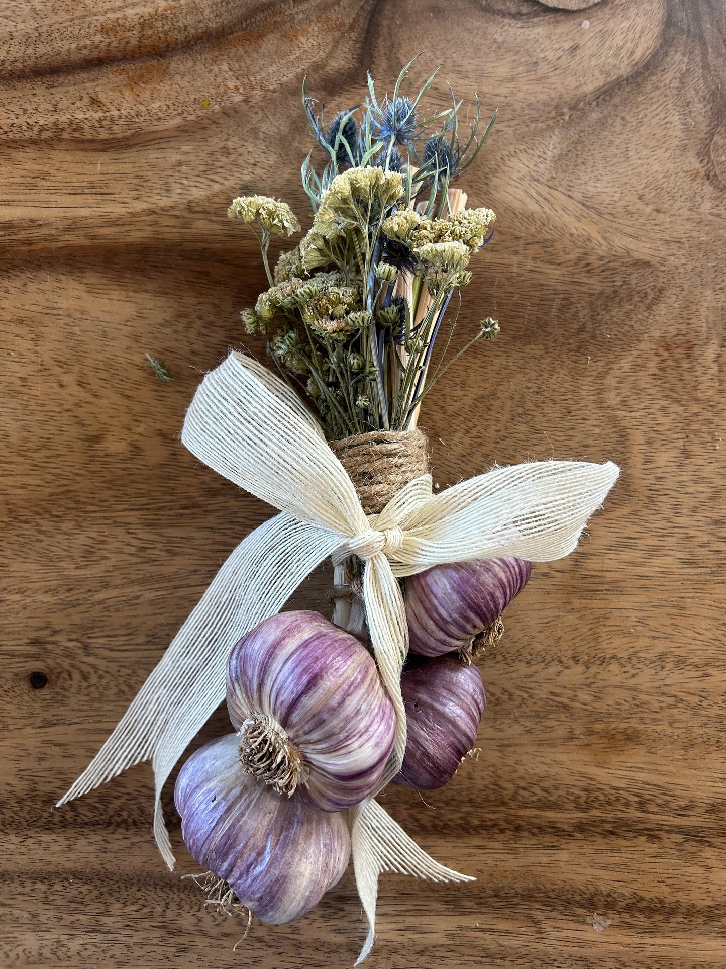 Garlic Arrangement Deposit