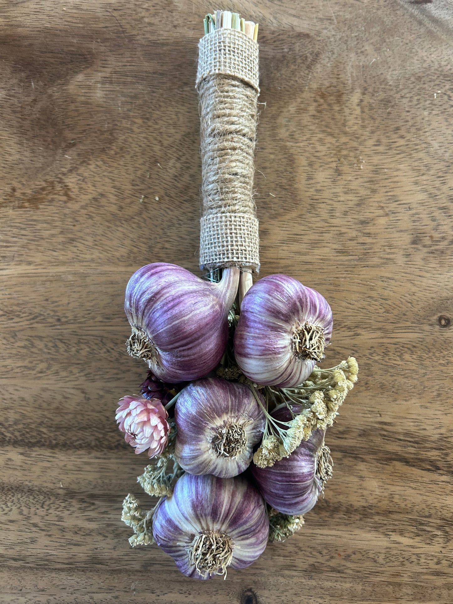 Garlic Arrangement Deposit