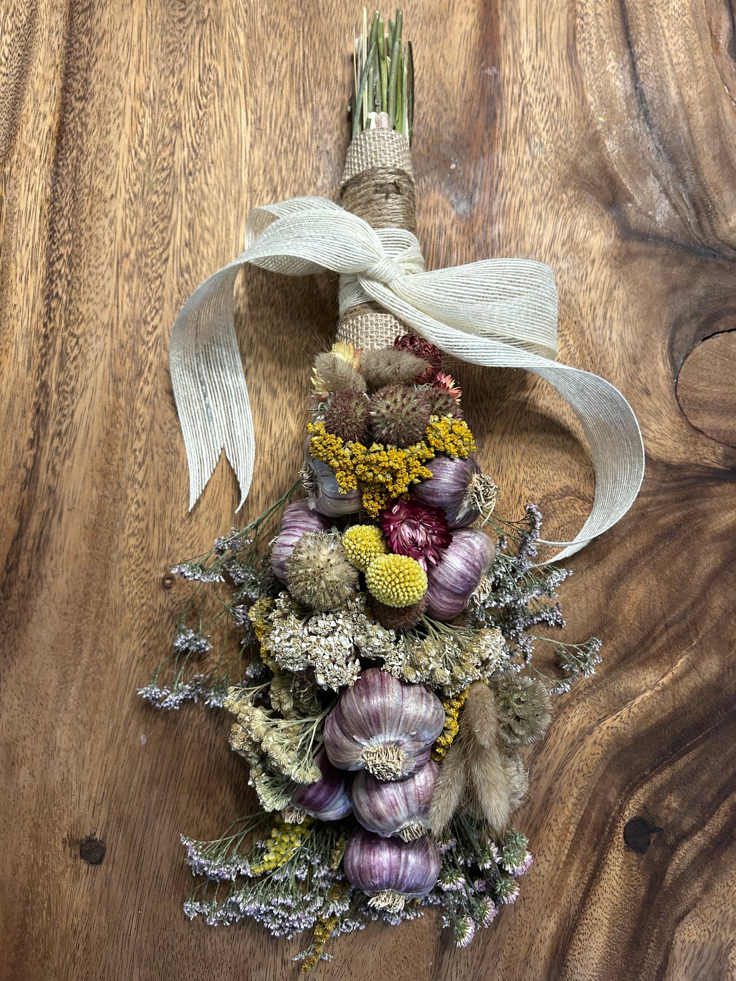 Garlic Arrangement Deposit