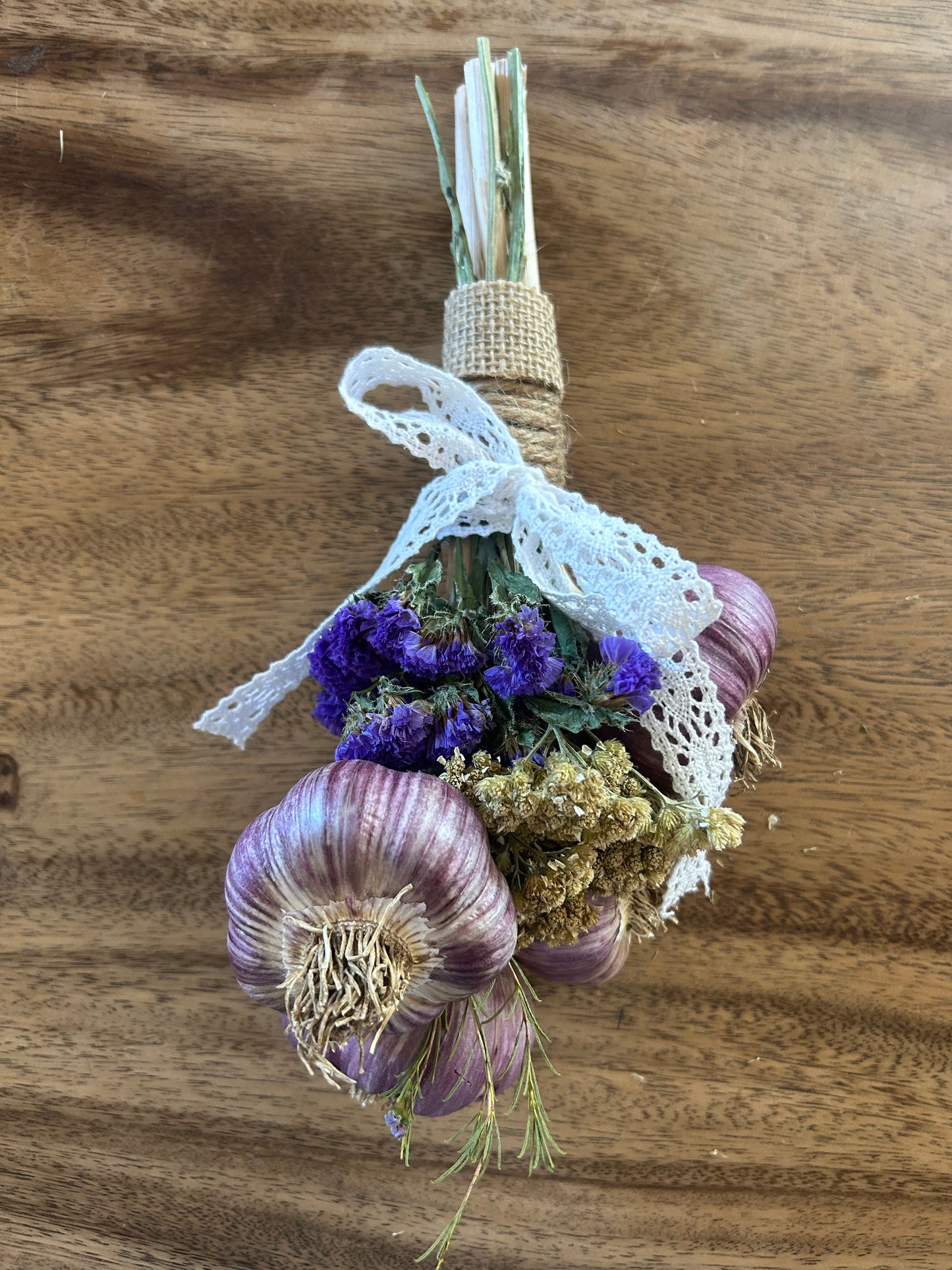 Garlic Arrangement Deposit